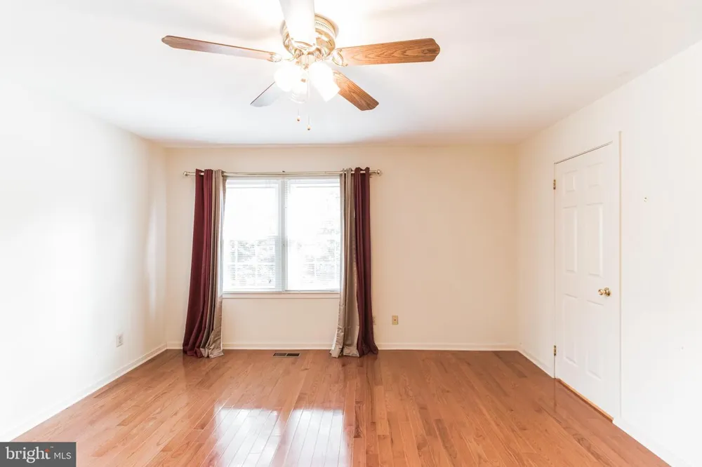 48 STONEHURST COURT Chesterbrook, PA 19087