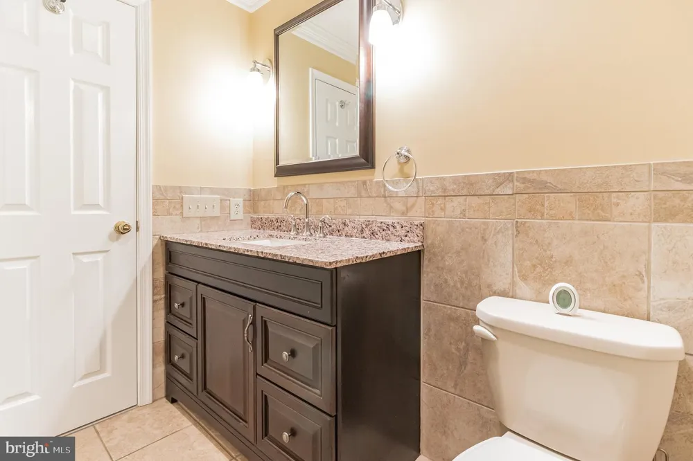 48 STONEHURST COURT Chesterbrook, PA 19087