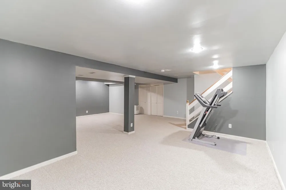 48 STONEHURST COURT Chesterbrook, PA 19087