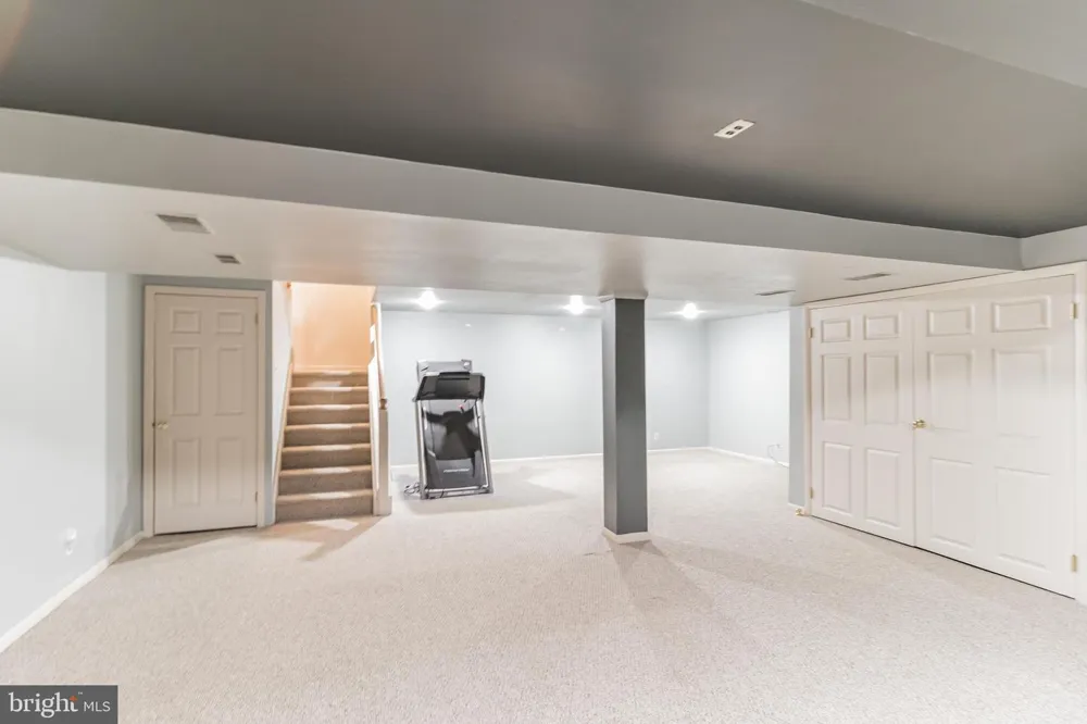 48 STONEHURST COURT Chesterbrook, PA 19087