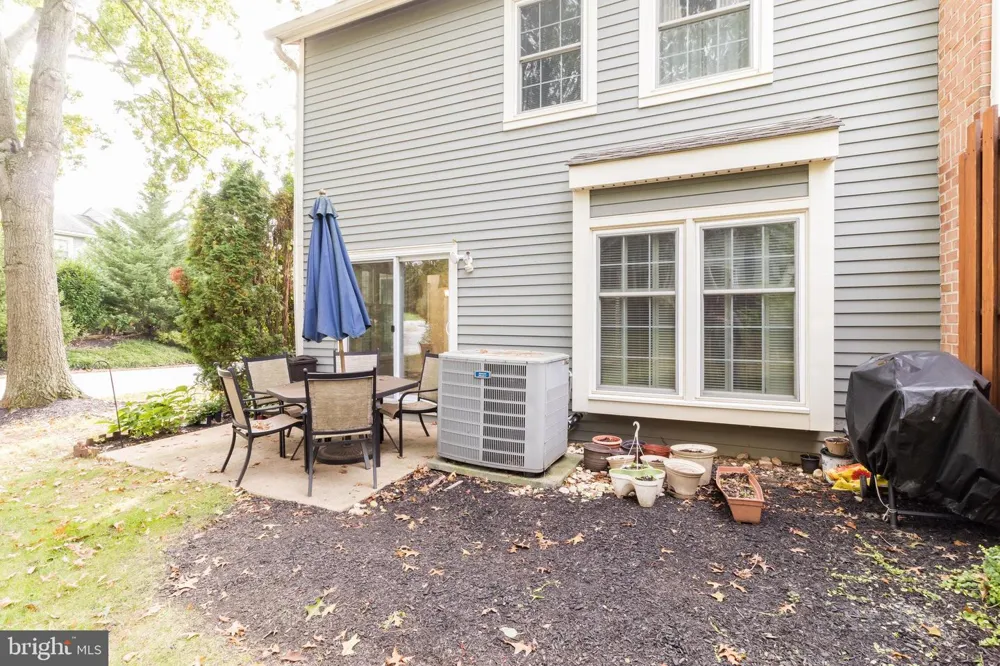48 STONEHURST COURT Chesterbrook, PA 19087