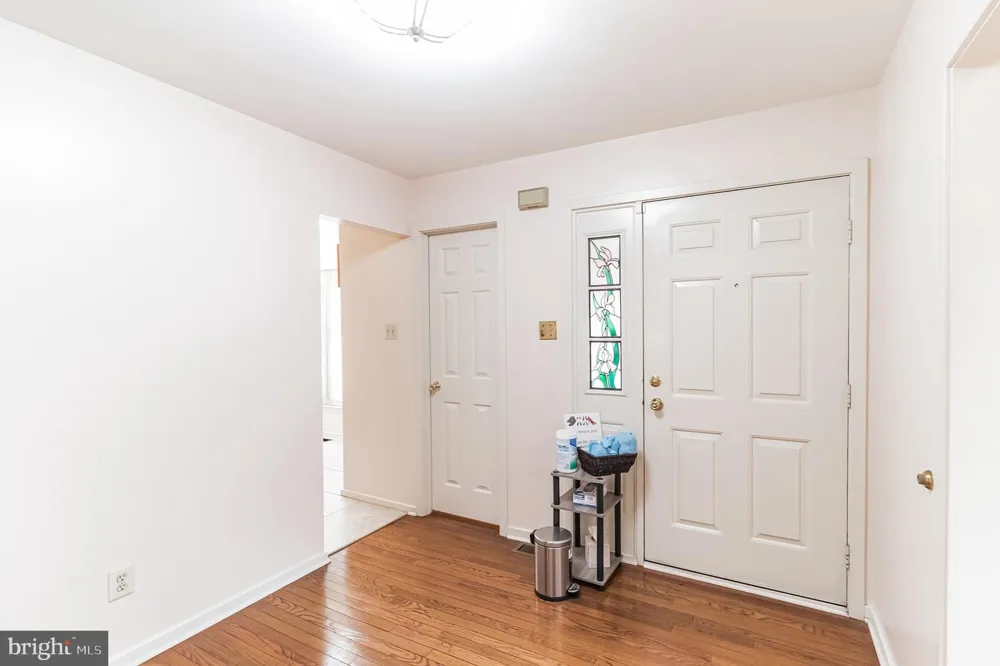 48 STONEHURST COURT Chesterbrook, PA 19087