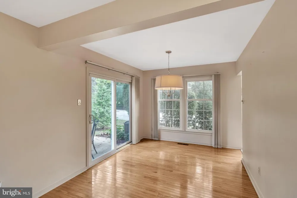 48 STONEHURST COURT Chesterbrook, PA 19087