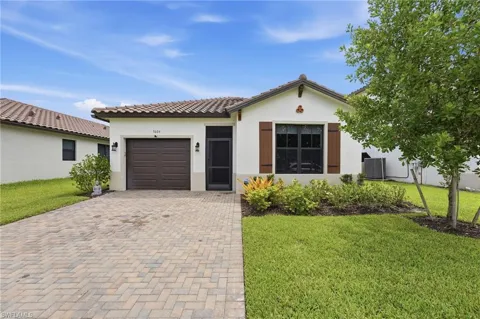 5604 Cobalto Way