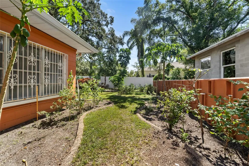 2505 E 19TH AVENUE Tampa, FL 33605