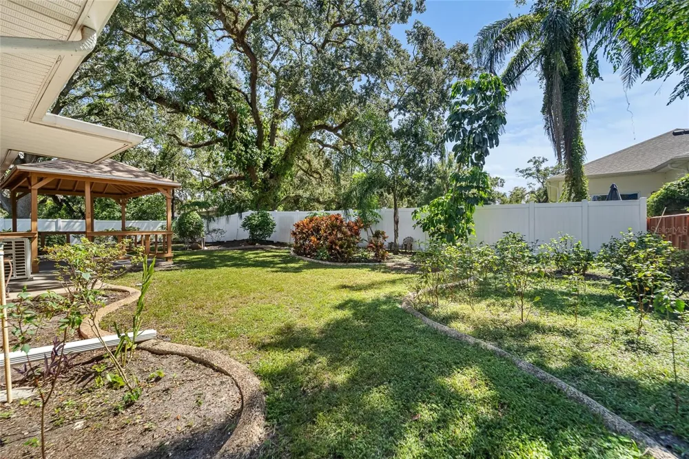 2505 E 19TH AVENUE Tampa, FL 33605