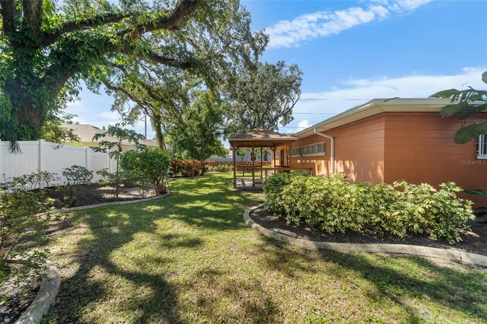 2505 E 19TH AVENUE Tampa, FL 33605