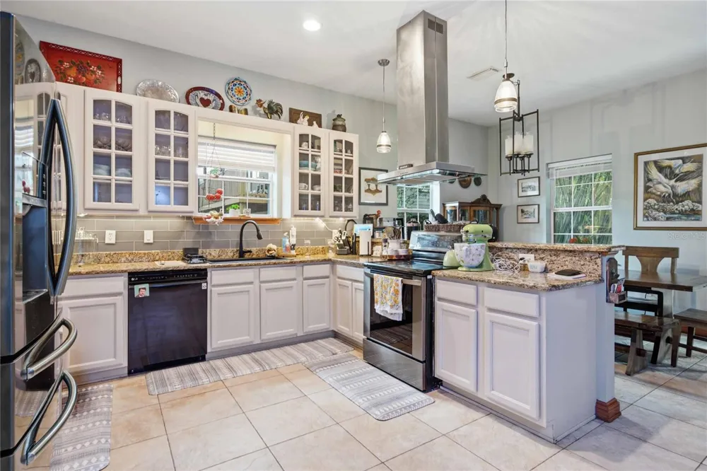 512 SE 9TH STREET ocala, FL 34471