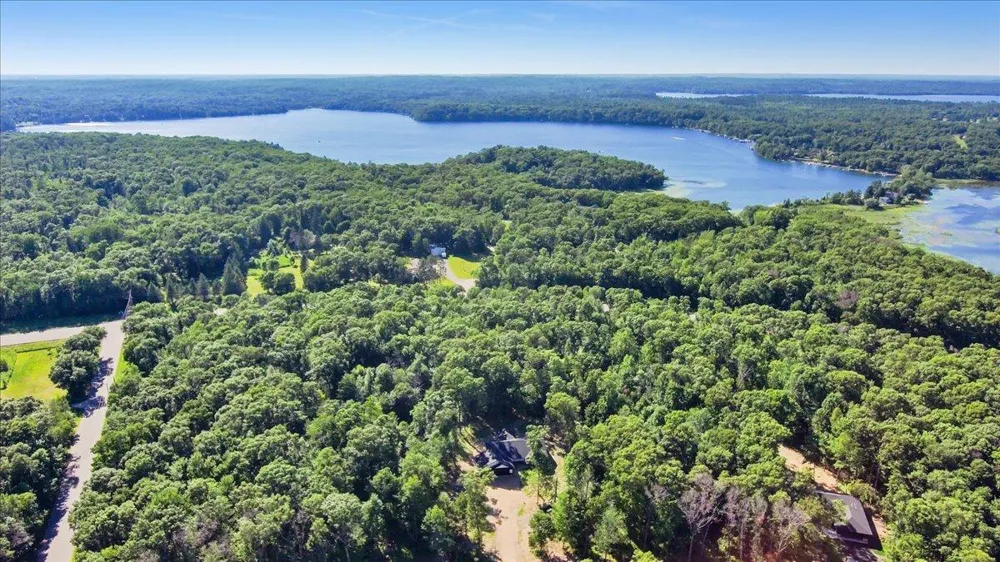 1622 Maplewood Ridge Road East Gull Lake, MN 56401