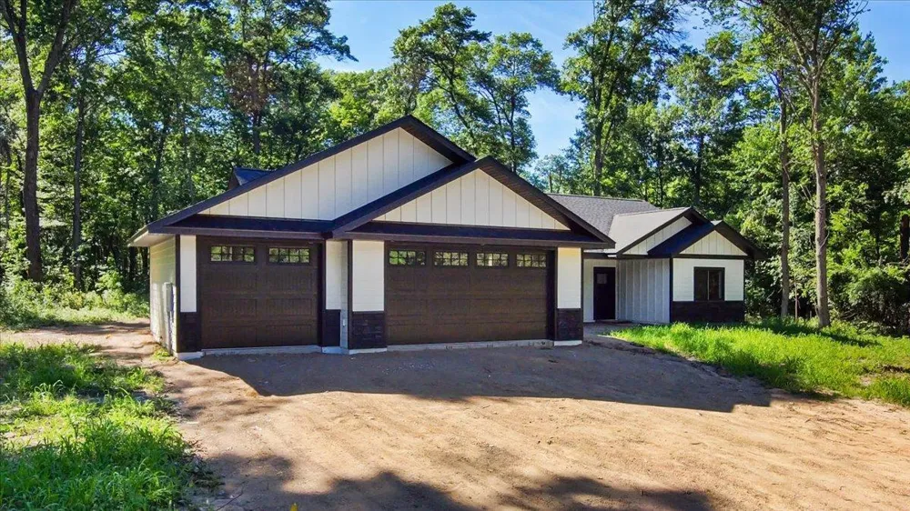 1622 Maplewood Ridge Road East Gull Lake, MN 56401