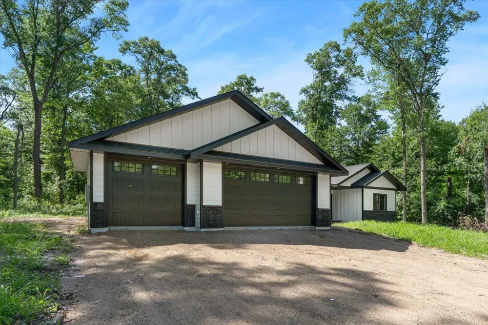 1622 Maplewood Ridge Road East Gull Lake, MN 56401