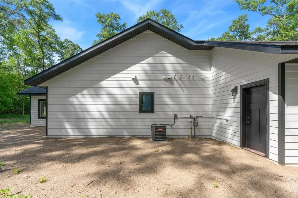 1622 Maplewood Ridge Road East Gull Lake, MN 56401