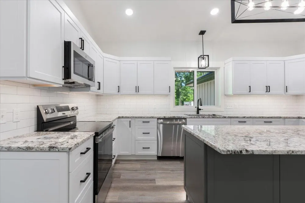 1622 Maplewood Ridge Road East Gull Lake, MN 56401