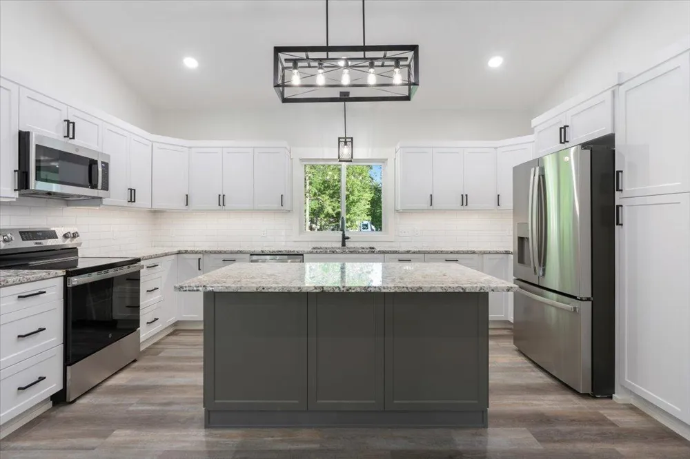 1622 Maplewood Ridge Road East Gull Lake, MN 56401