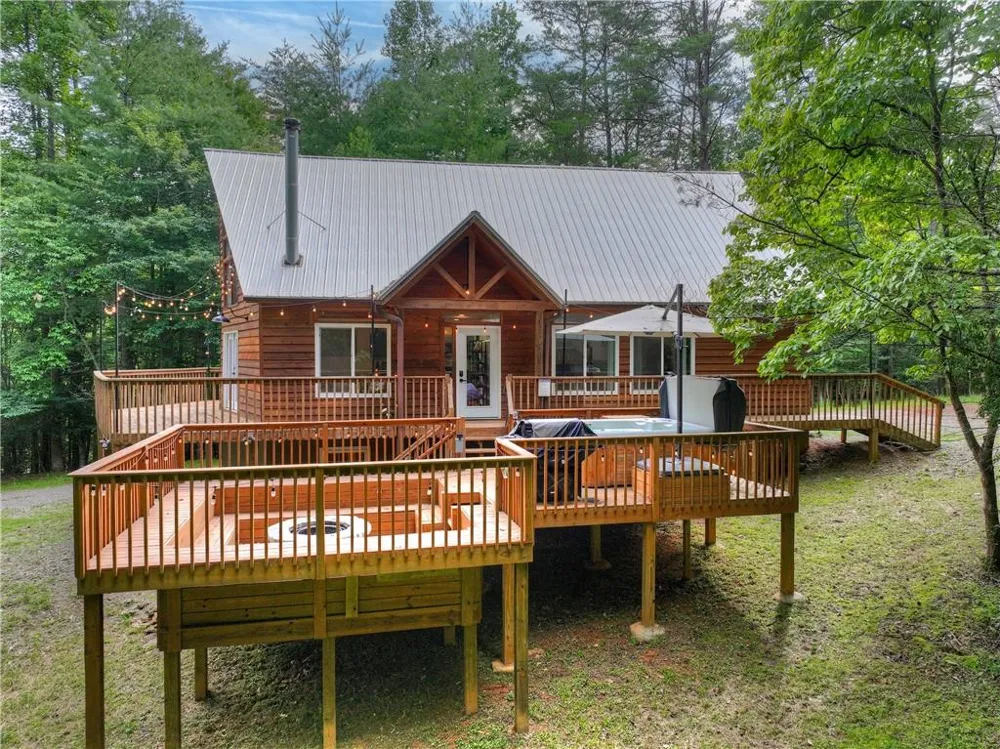 2 Watson Gap Road Mineral Bluff, GA 30559