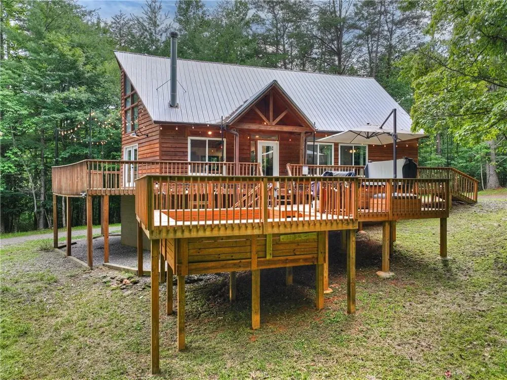 2 Watson Gap Road Mineral Bluff, GA 30559