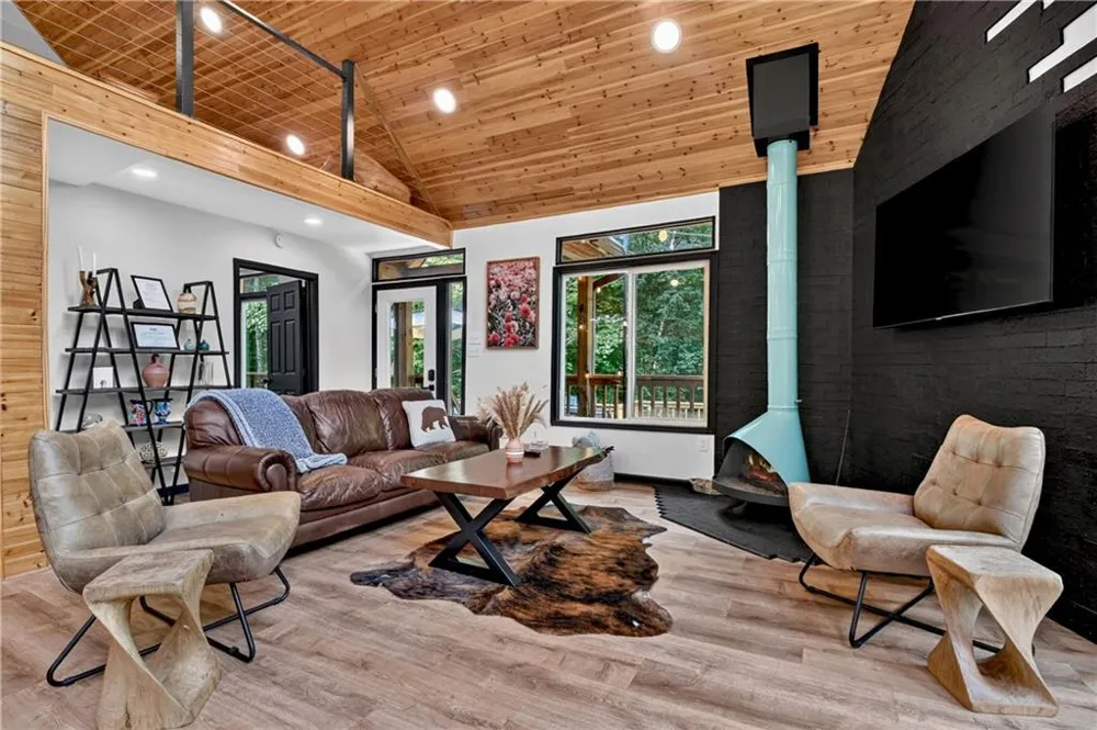 2 Watson Gap Road Mineral Bluff, GA 30559