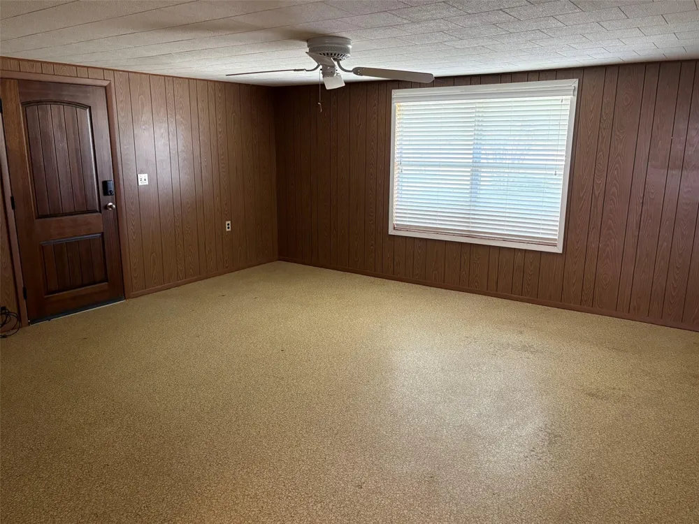 1466 Cr 253 Weimar, TX 78962