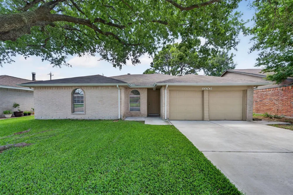 9906 Rocky Hollow Road La Porte, TX 77571