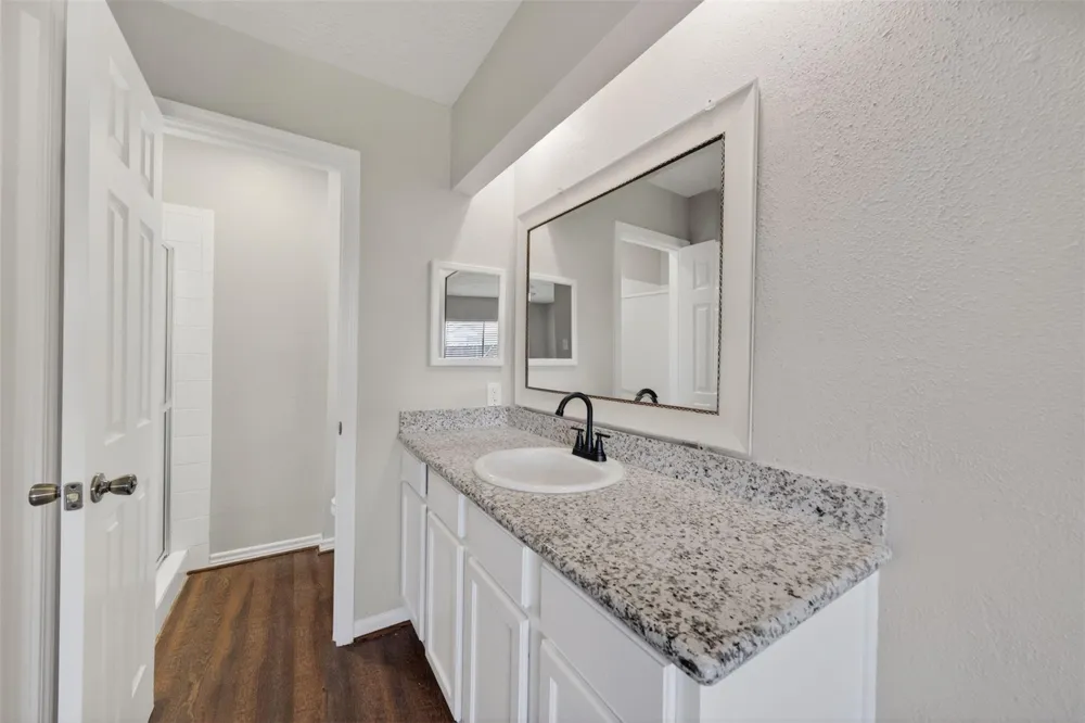 9906 Rocky Hollow Road La Porte, TX 77571