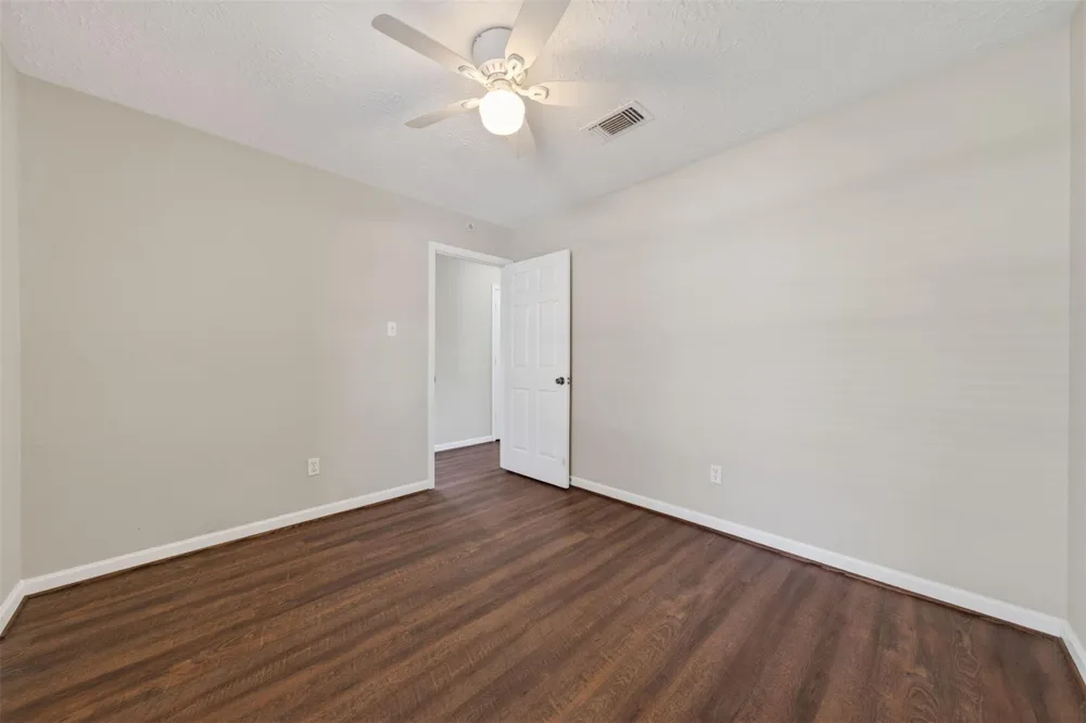 9906 Rocky Hollow Road La Porte, TX 77571