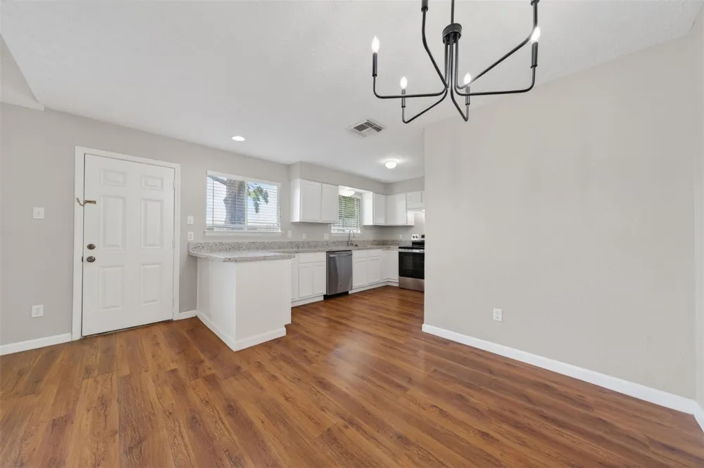 9906 Rocky Hollow Road La Porte, TX 77571