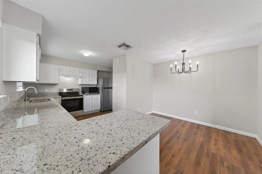 9906 Rocky Hollow Road La Porte, TX 77571