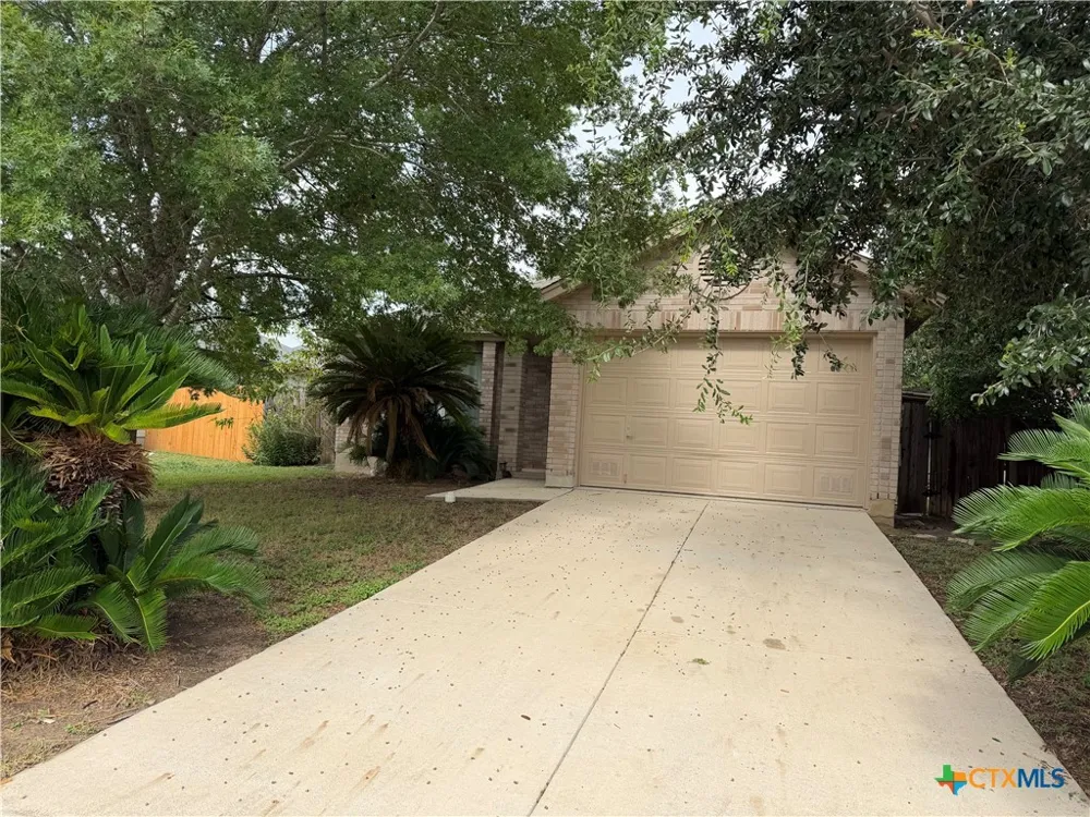 3406 Sante Fe Trail Seguin, TX 78155