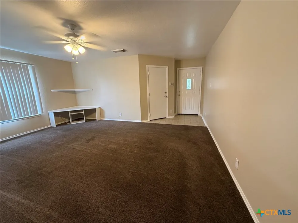 3406 Sante Fe Trail Seguin, TX 78155