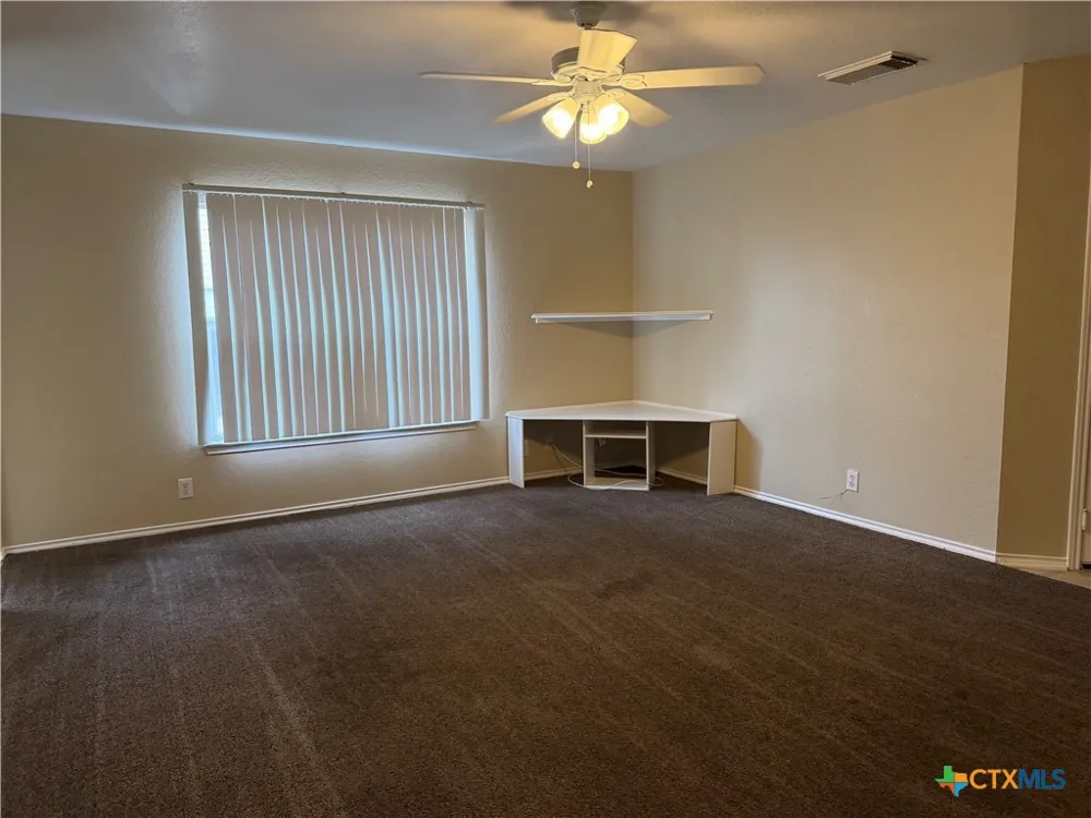 3406 Sante Fe Trail Seguin, TX 78155