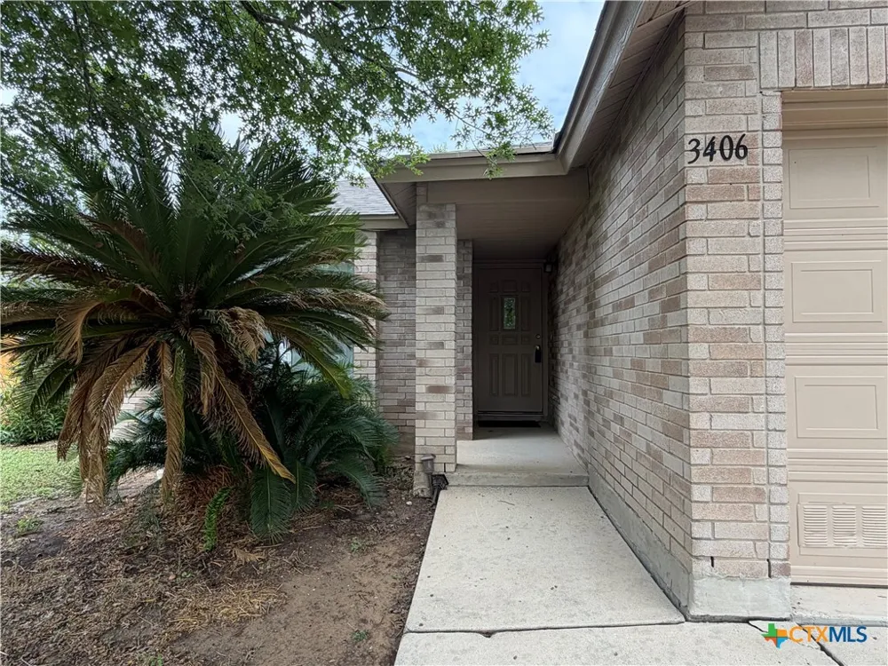 3406 Sante Fe Trail Seguin, TX 78155