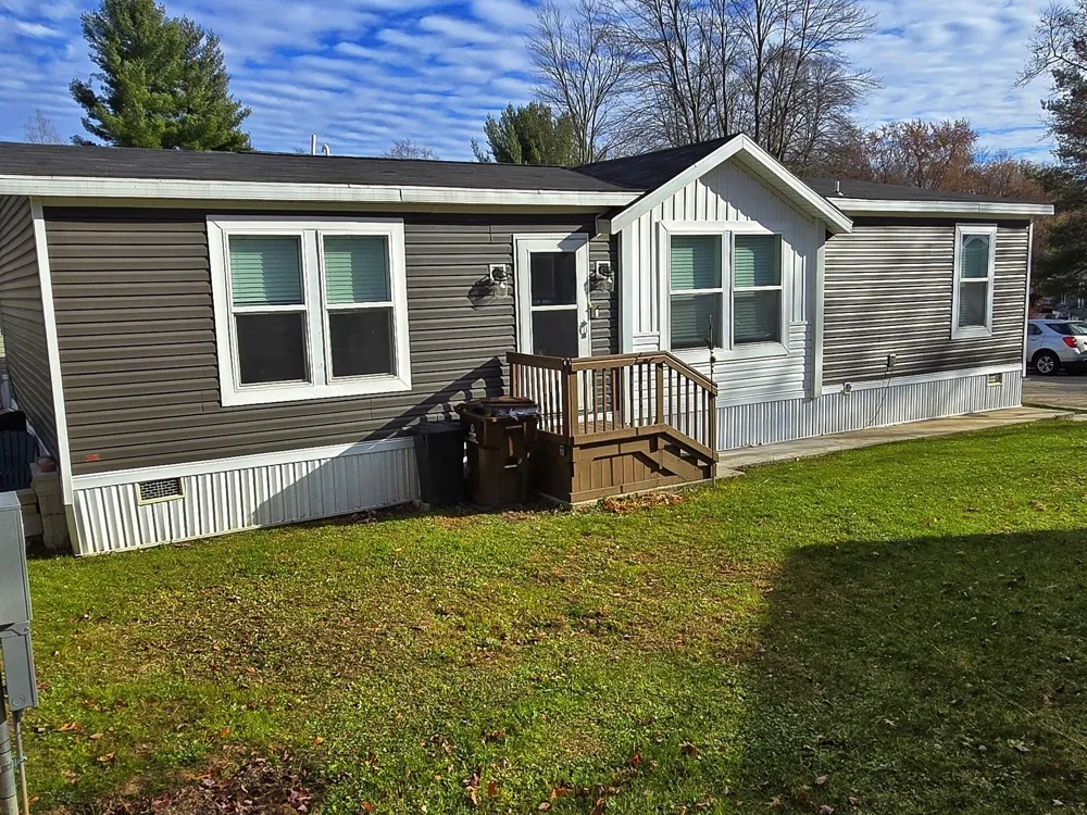 4419 Mosswood Drive NE Rockford, MI 49341