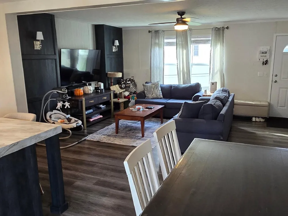 4419 Mosswood Drive NE Rockford, MI 49341