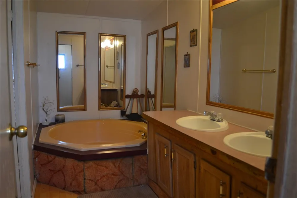 98 Catfish Drive Palacios, TX 77465