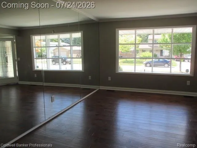 5726 MARBLE DRIVE Troy City, MI 48085