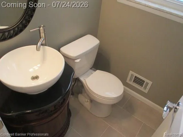 5726 MARBLE DRIVE Troy City, MI 48085