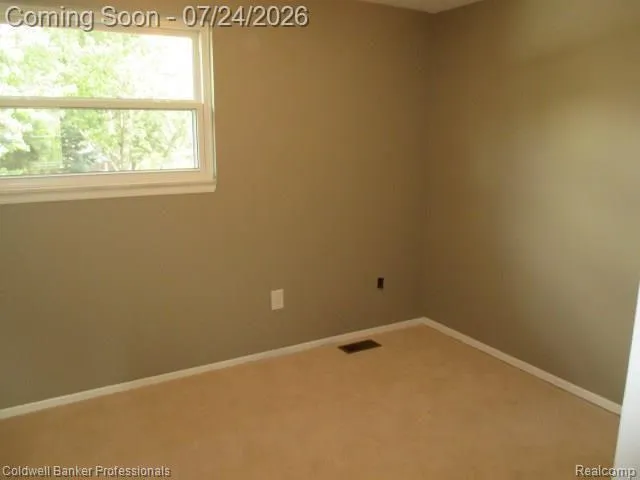 5726 MARBLE DRIVE Troy City, MI 48085
