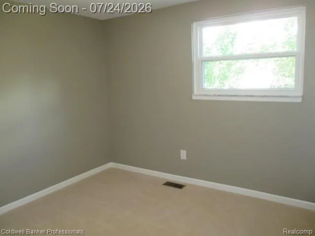 5726 MARBLE DRIVE Troy City, MI 48085