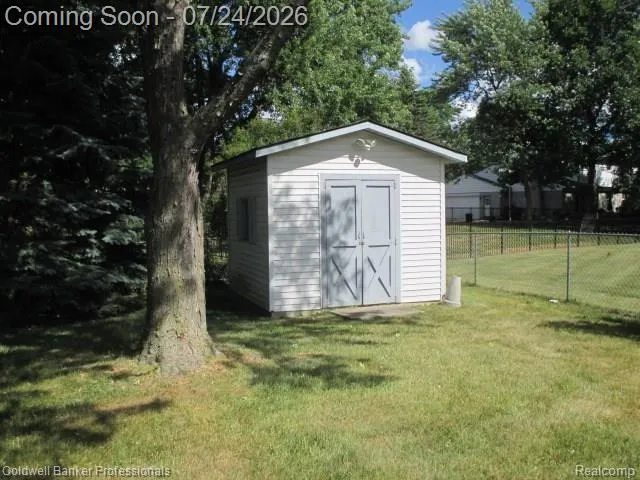 5726 MARBLE DRIVE Troy City, MI 48085