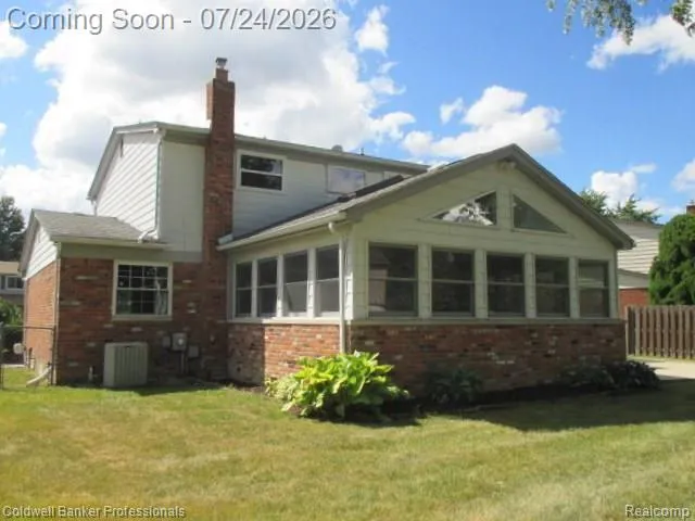5726 MARBLE DRIVE Troy City, MI 48085