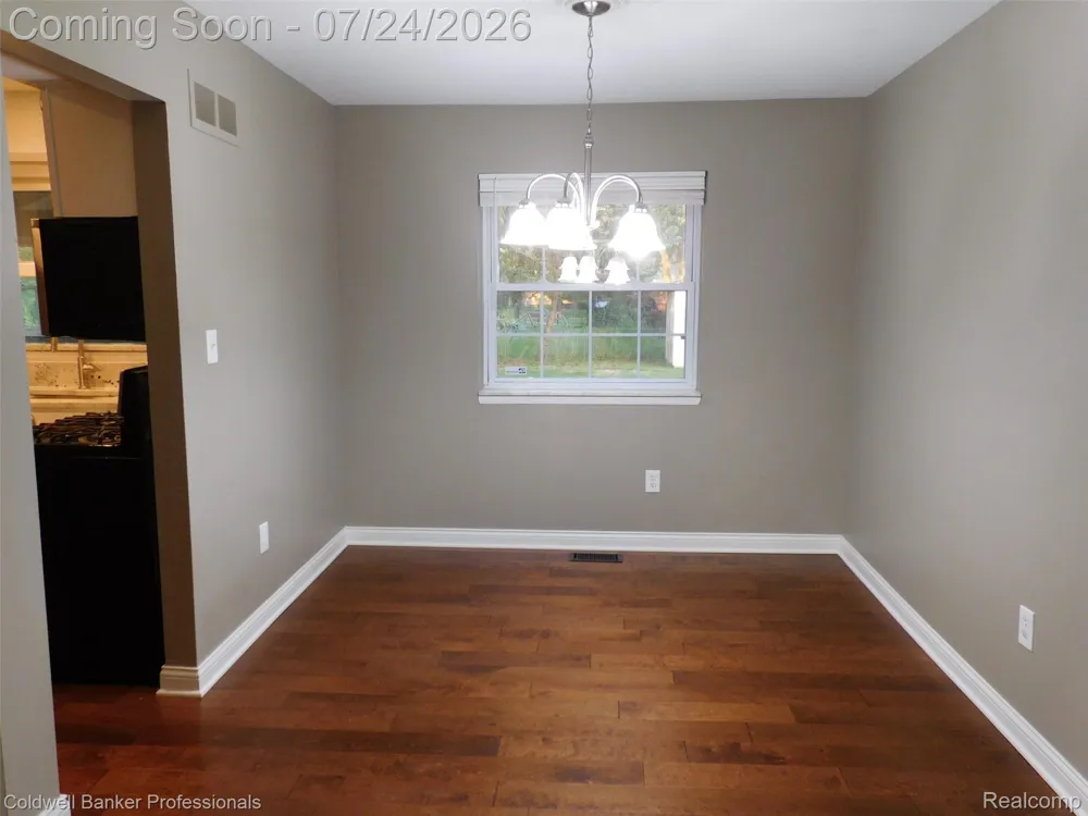 5726 MARBLE DRIVE Troy City, MI 48085
