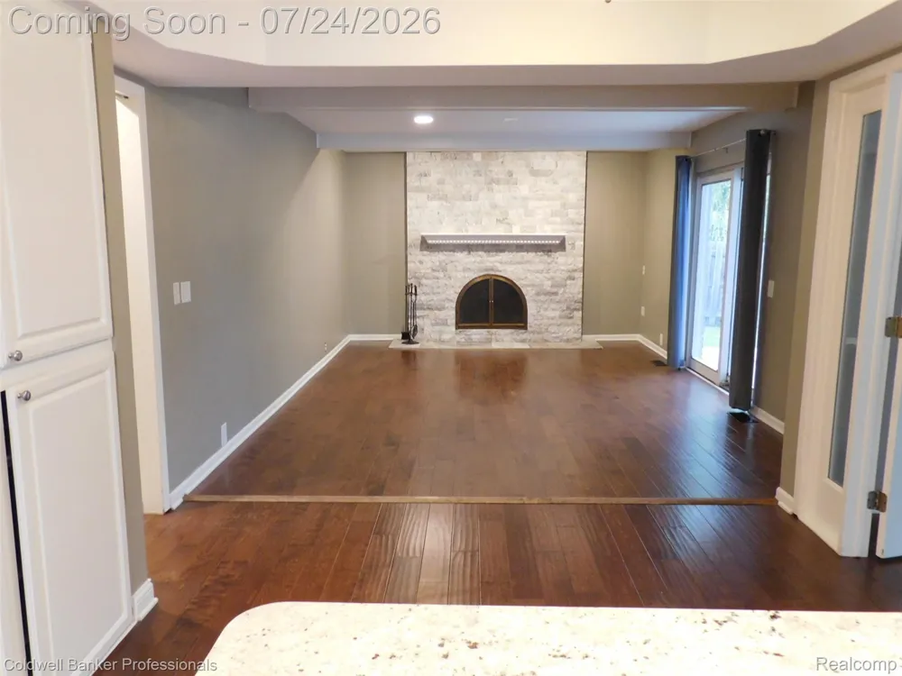 5726 MARBLE DRIVE Troy City, MI 48085