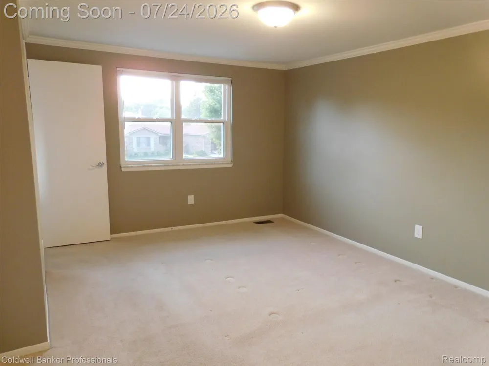 5726 MARBLE DRIVE Troy City, MI 48085