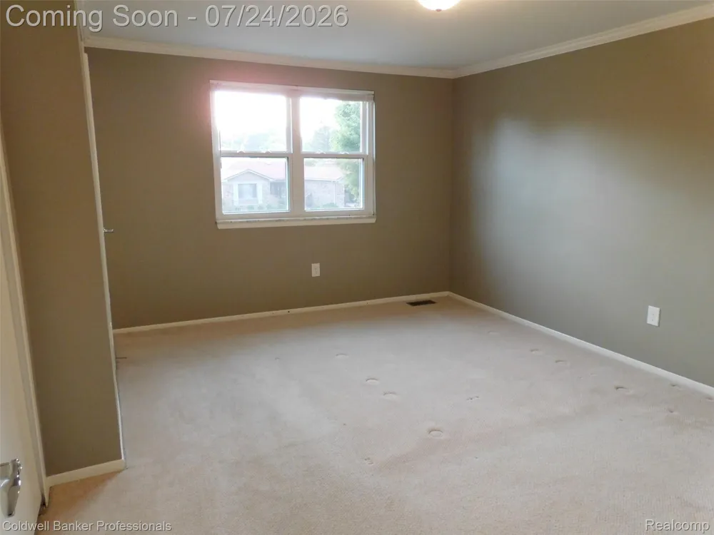 5726 MARBLE DRIVE Troy City, MI 48085