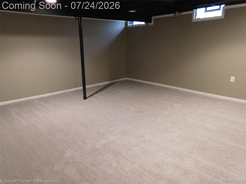 5726 MARBLE DRIVE Troy City, MI 48085