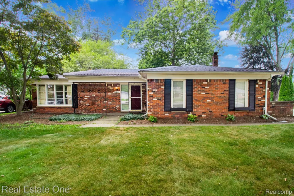 4243 FROSTWOOD COURT Troy City, MI 48098