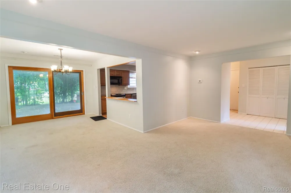 4243 FROSTWOOD COURT Troy City, MI 48098