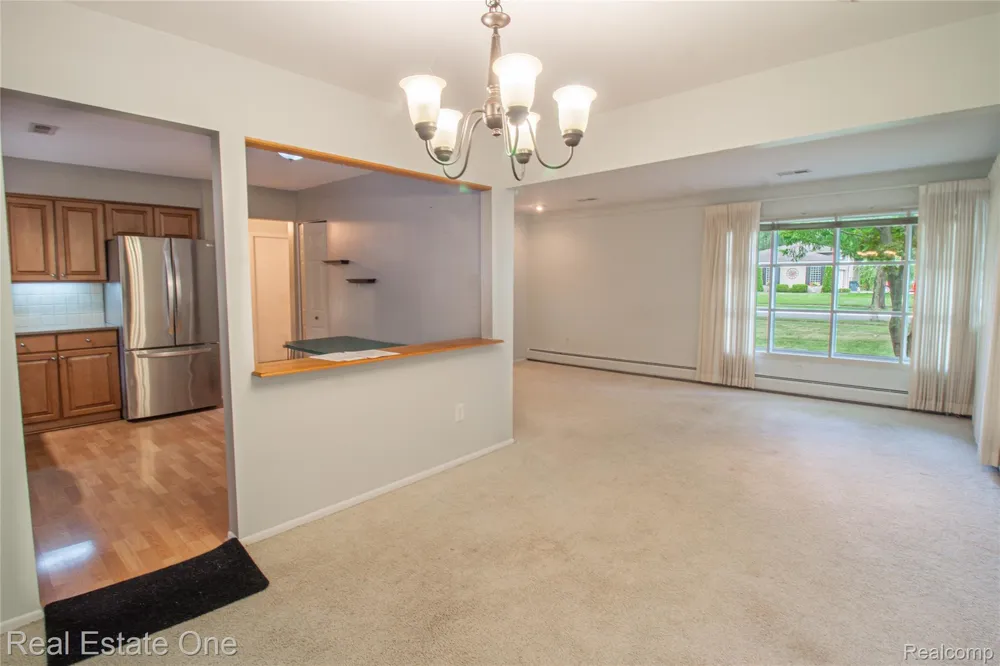 4243 FROSTWOOD COURT Troy City, MI 48098
