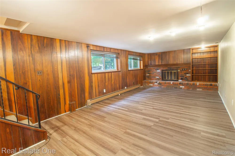 4243 FROSTWOOD COURT Troy City, MI 48098