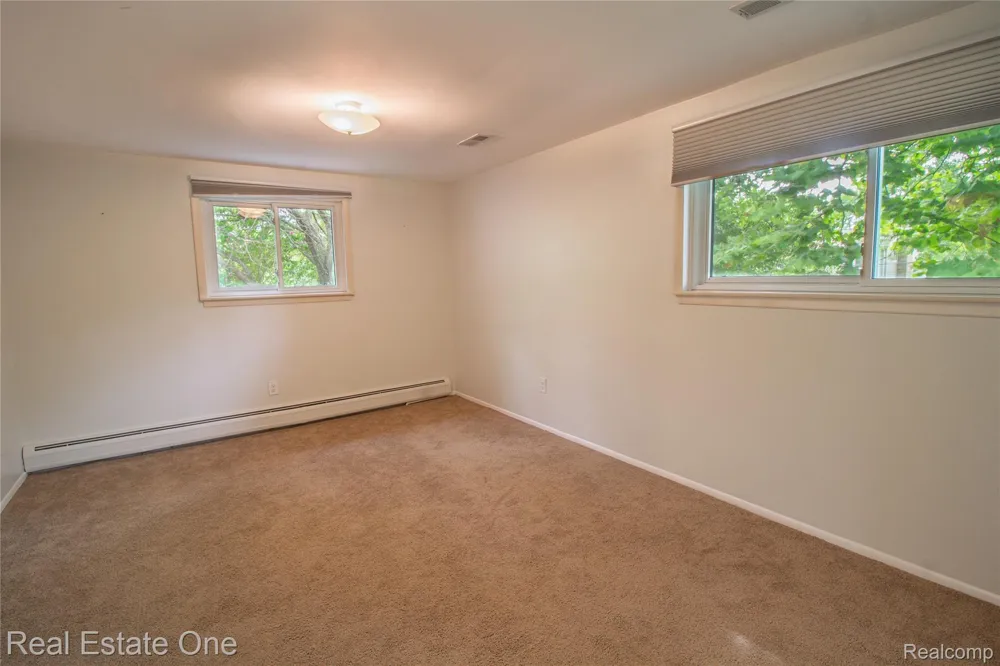 4243 FROSTWOOD COURT Troy City, MI 48098